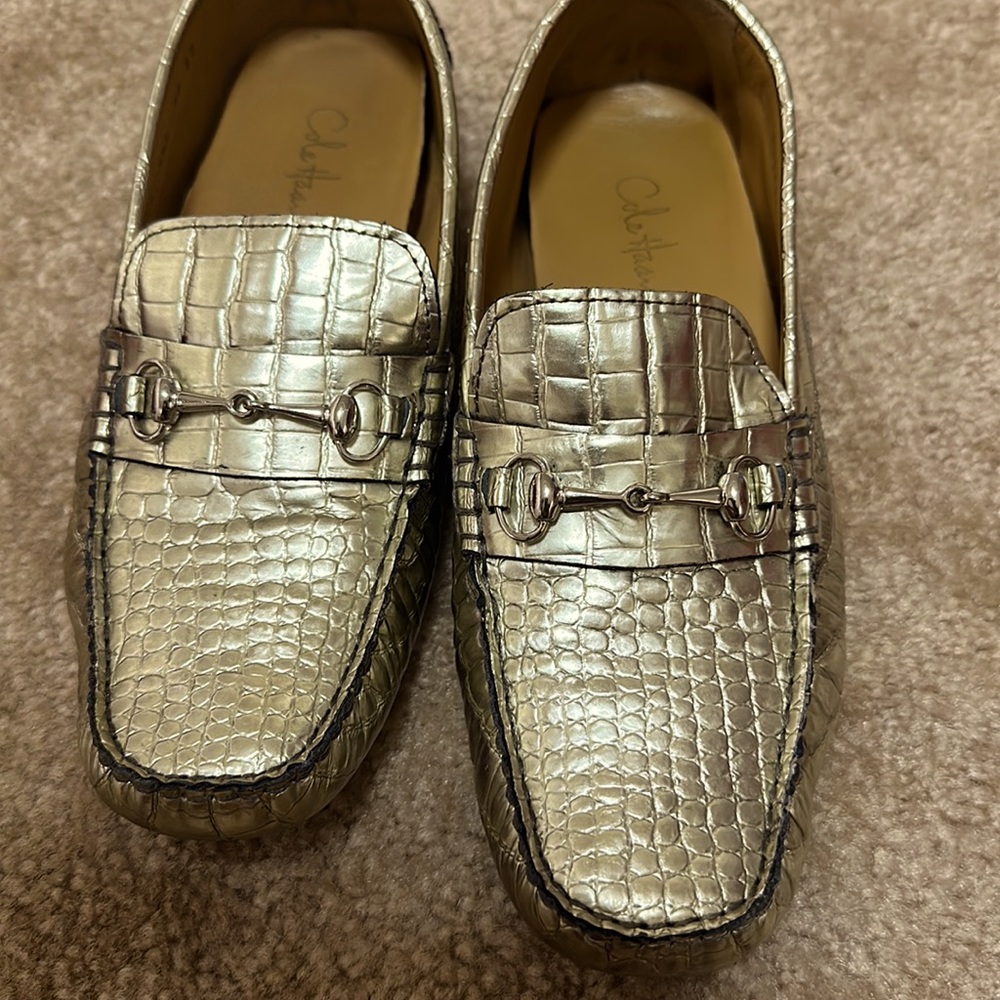 Cole Haan Gold croc embossed flat. Size 6.5. Excellent condition only worn once.